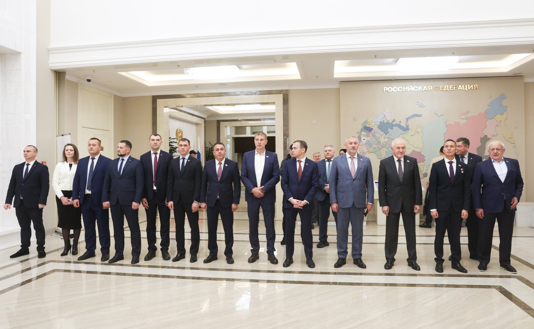 Торжественное награждение военнослужащих в рамках проведения открытия патриотической выставки фотографий военнослужащих Отдельной диверсионной штурмовой бригады «Ветераны»