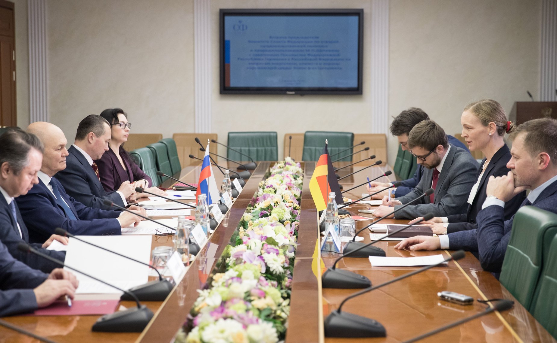 Встреча председателя Комитета СФ по аграрно-продовольственной политике и природопользованию Михаила Щетинина с советником Посольства Федеративной Республики Германия в РФ по вопросам энергетики, климата и охраны окружающей среды Эллен фон Цитцевитц