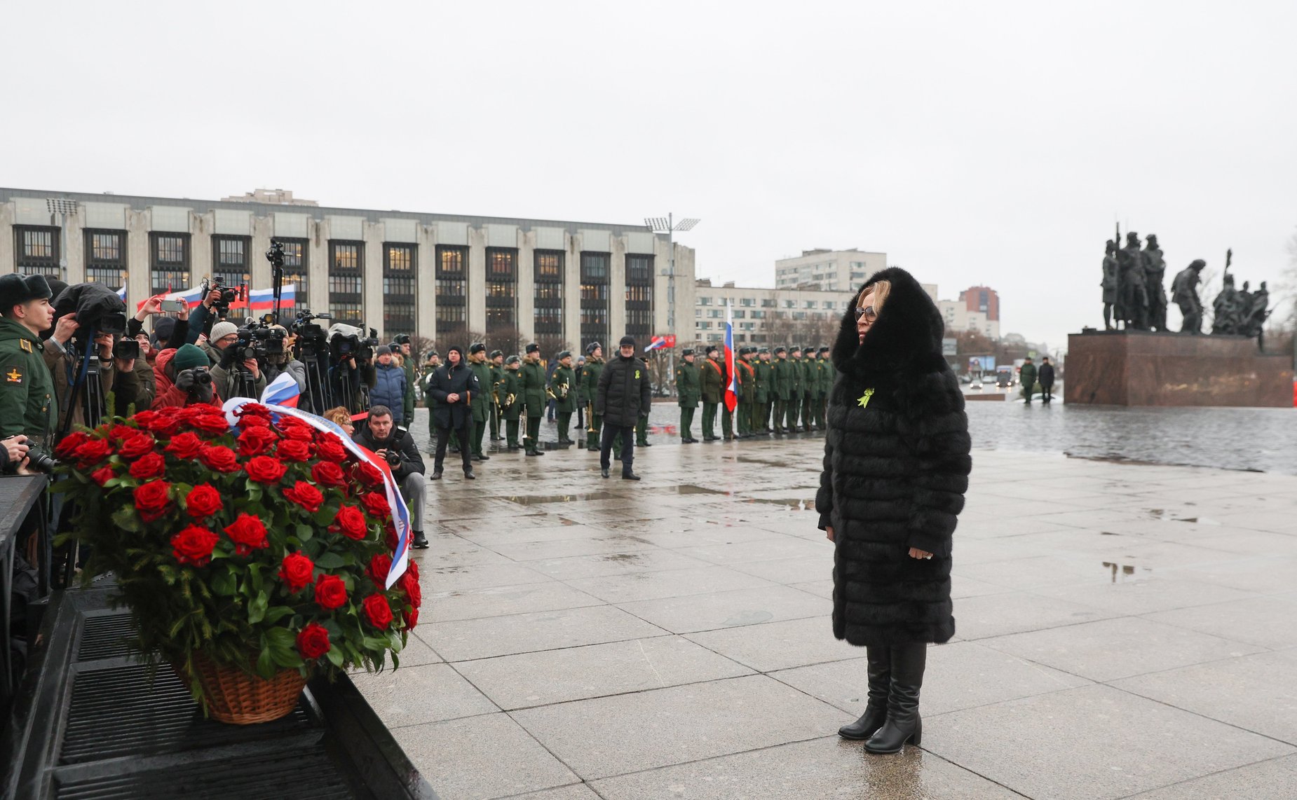Участие Председателя СФ Валентины Матвиенко в торжественно-траурной церемонии возложения цветов к Монументу героическим защитникам Ленинграда, посвященной 80-й годовщине прорыва блокады Ленинграда