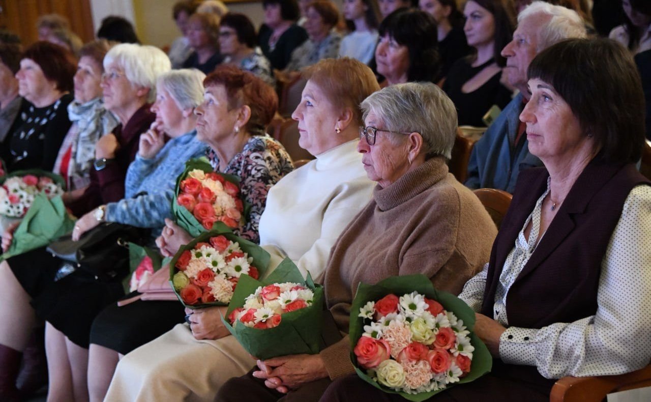 Лариса Мельник вручила благодарственные письма медицинским работникам Севастополя