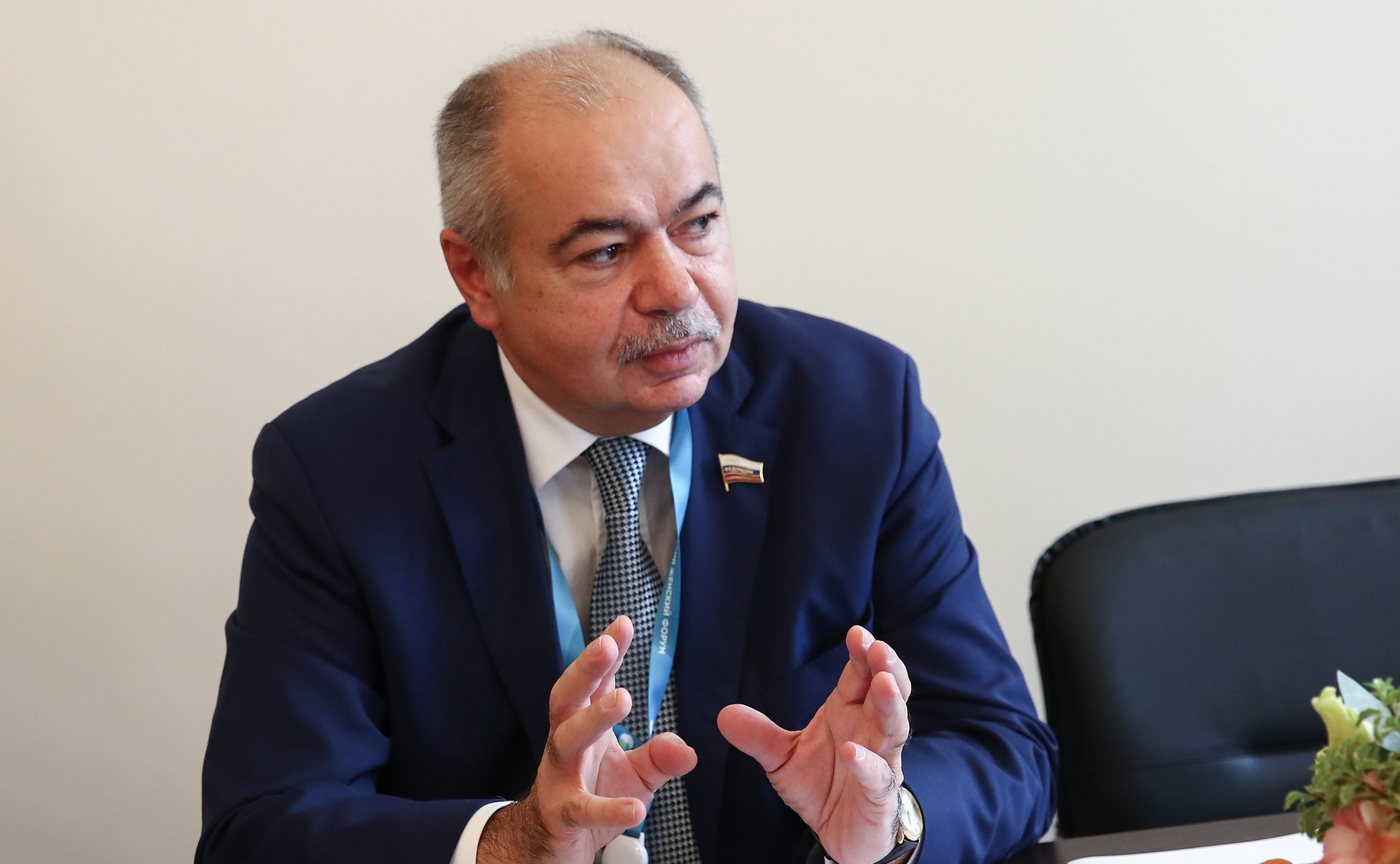 Встреча И. Умаханова с заместителем Председателя Госсовета Республики Куба Беатрис Джонсон Уррутия