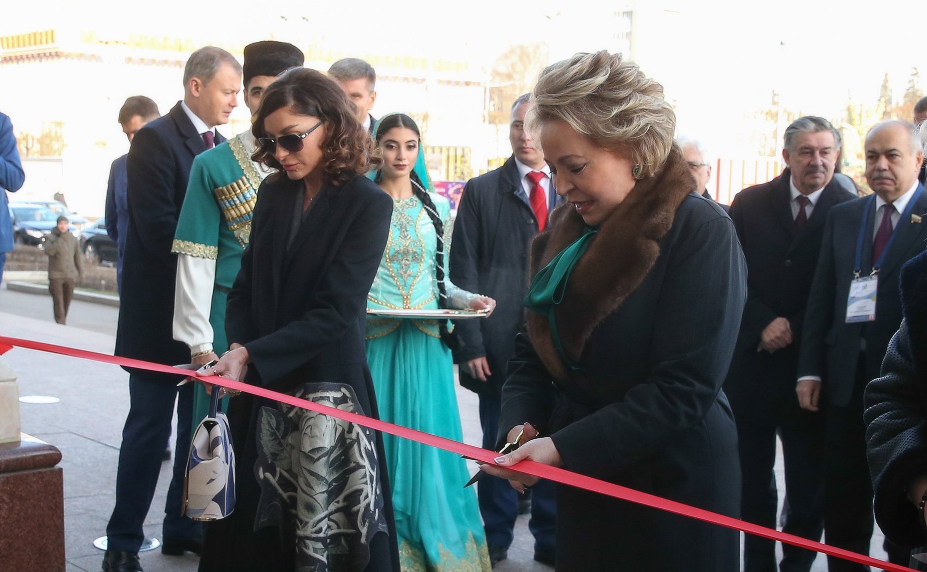 Валентина Матвиенко и Мехрибан Алиева приняли участие в церемонии открытия павильона Азербайджана на территории ВДНХ