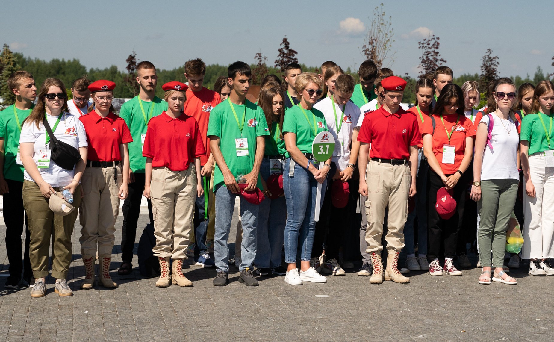 У подножия Мемориала Советскому солдату прошел торжественный митинг, посвященный памяти всех, кто погиб в годы Великой Отечественной войны под Ржевом