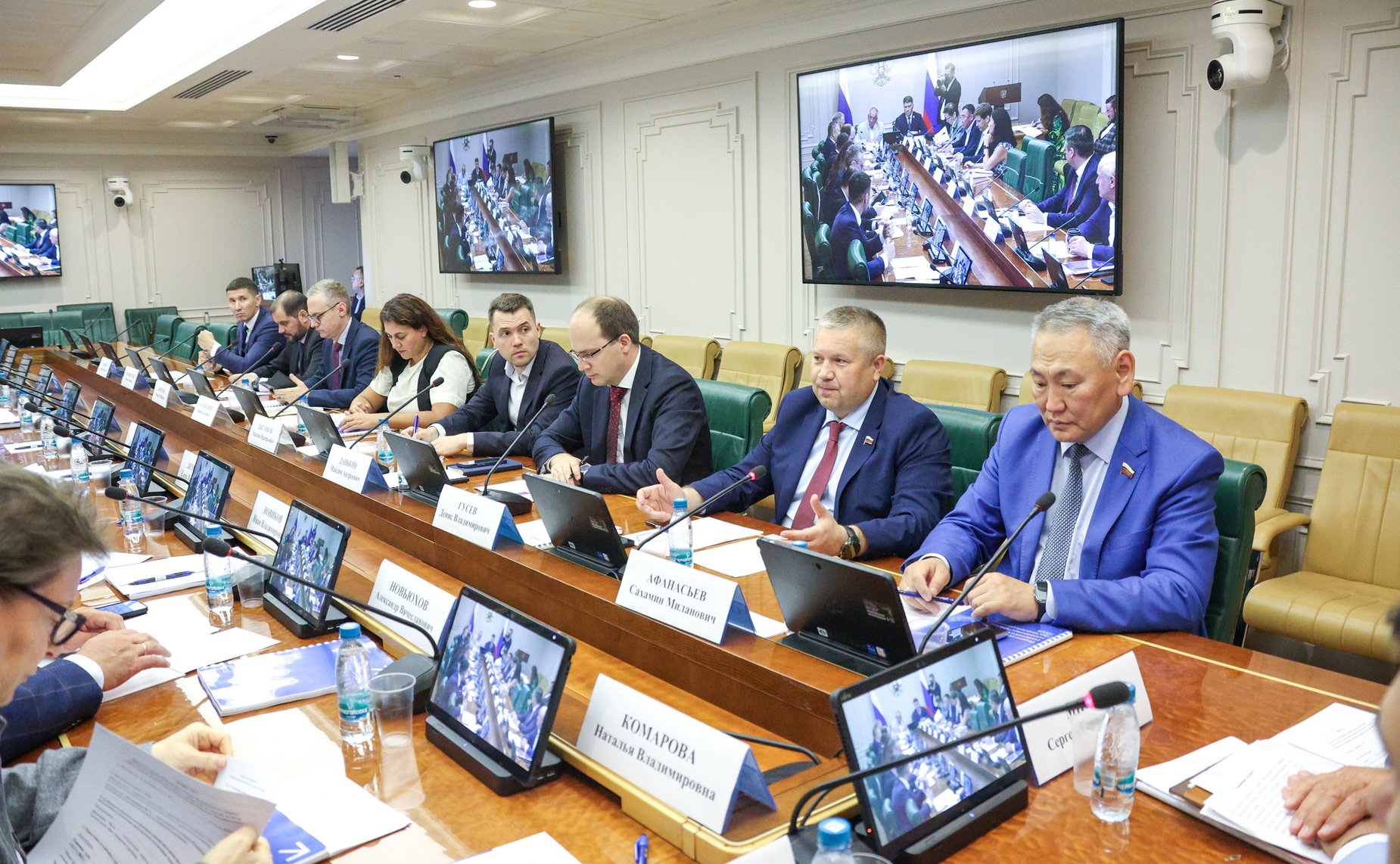 Круглый стол на тему «Обеспечение устойчивого развития арктических поселков и сел»