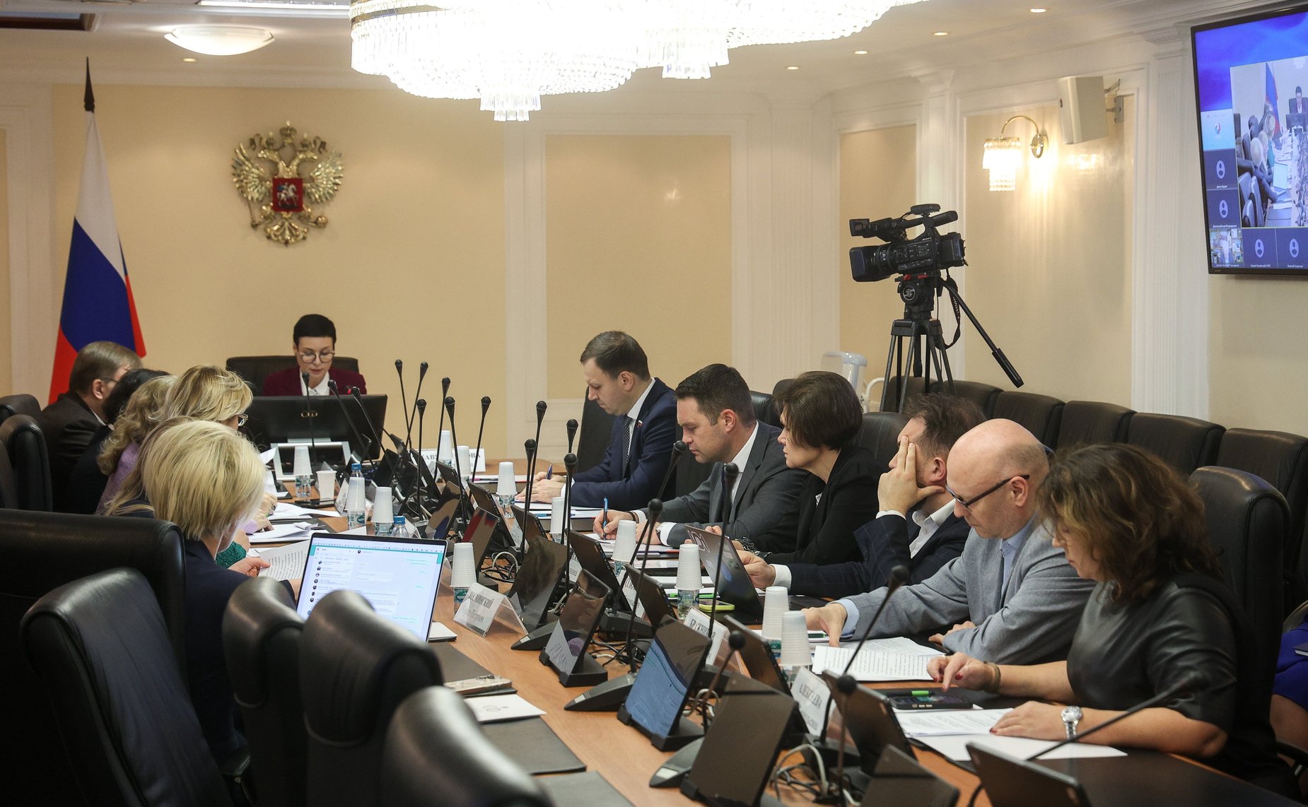 Круглый стол Комитета Совета Федерации по конституционному законодательству и государственному строительству совместно с Советом по развитию цифровой экономики при Совете Федерации на тему «Цифровые финансовые технологии: основные векторы развития»
