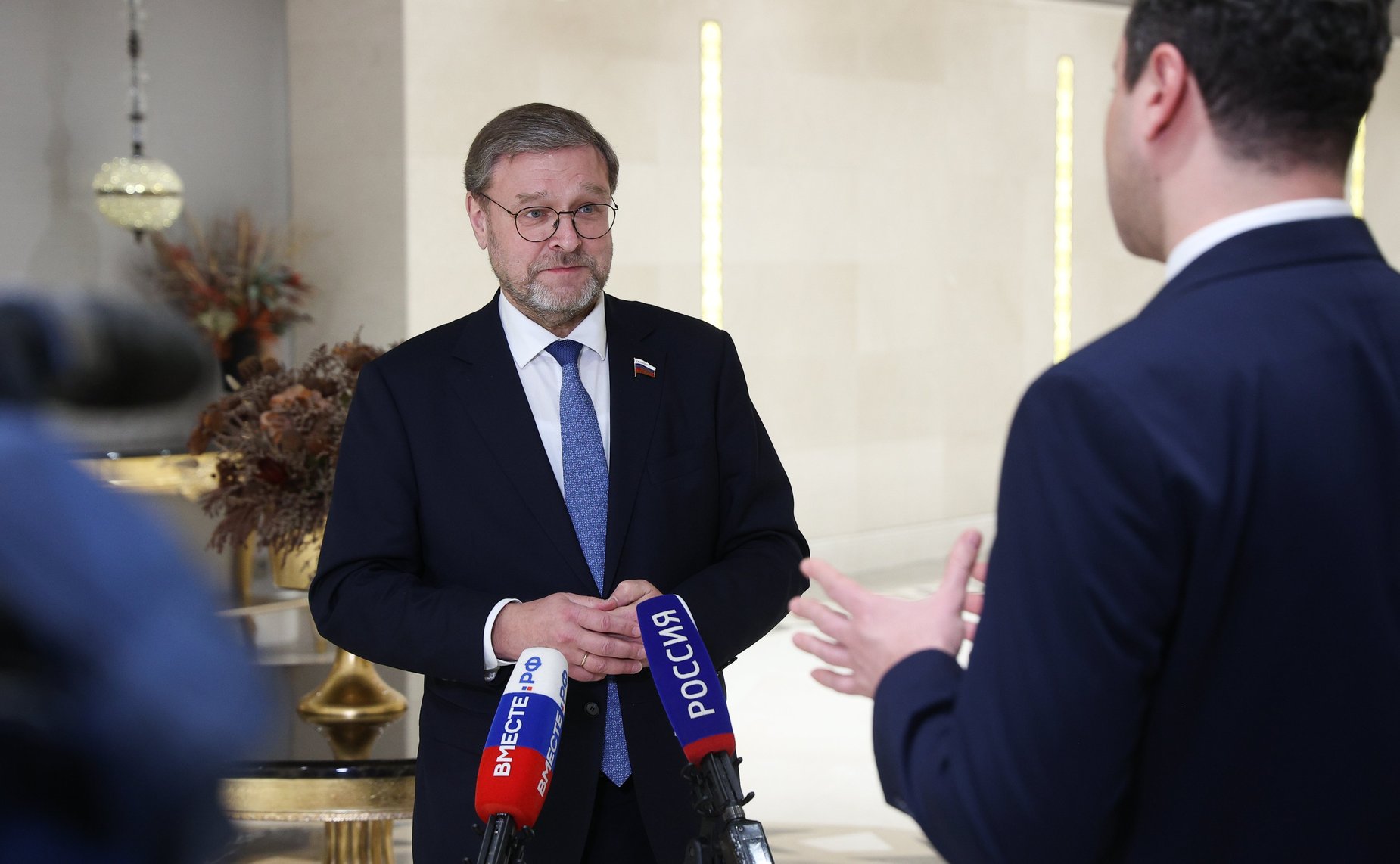 Пресс-подход заместителя Председателя Совета Федерации Константина Косачева