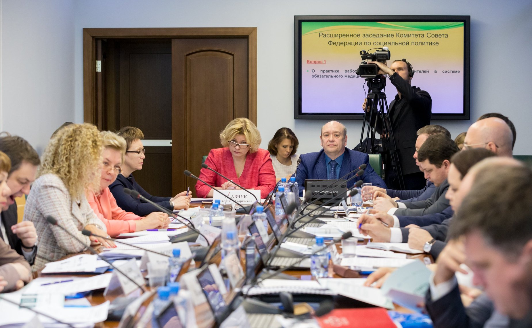 Заседание Комитета СФ по социальной политике с участием представителей власти Архангельской области