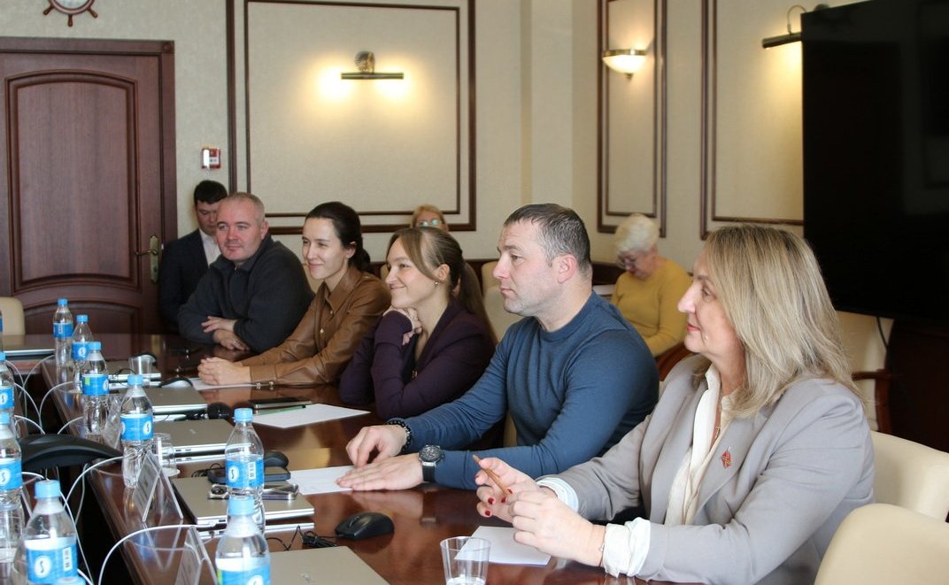 Людмила Талабаева в ходе рабочего визита в регион встретилась с депутатами Думы города Владивостока