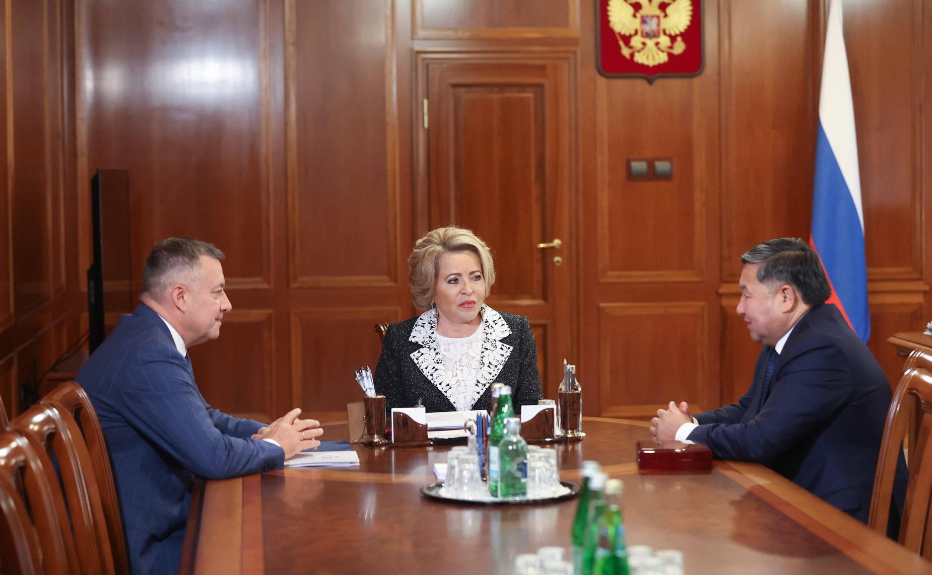 Председатель Совета Федерации Валентина Матвиенко провела встречу с губернатором Иркутской области Игорем Кобзевым и главой Республики Тыва Владиславом Ховалыгом