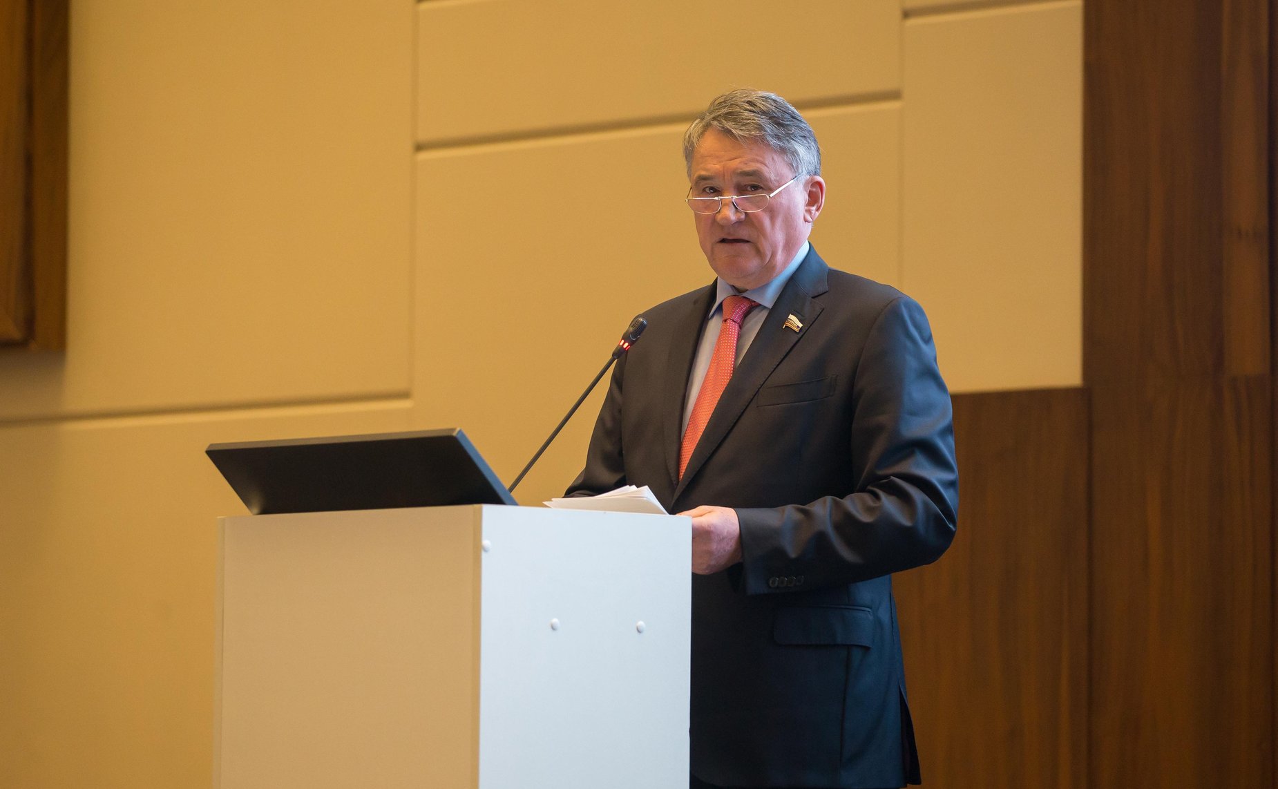 Ю. Воробьев