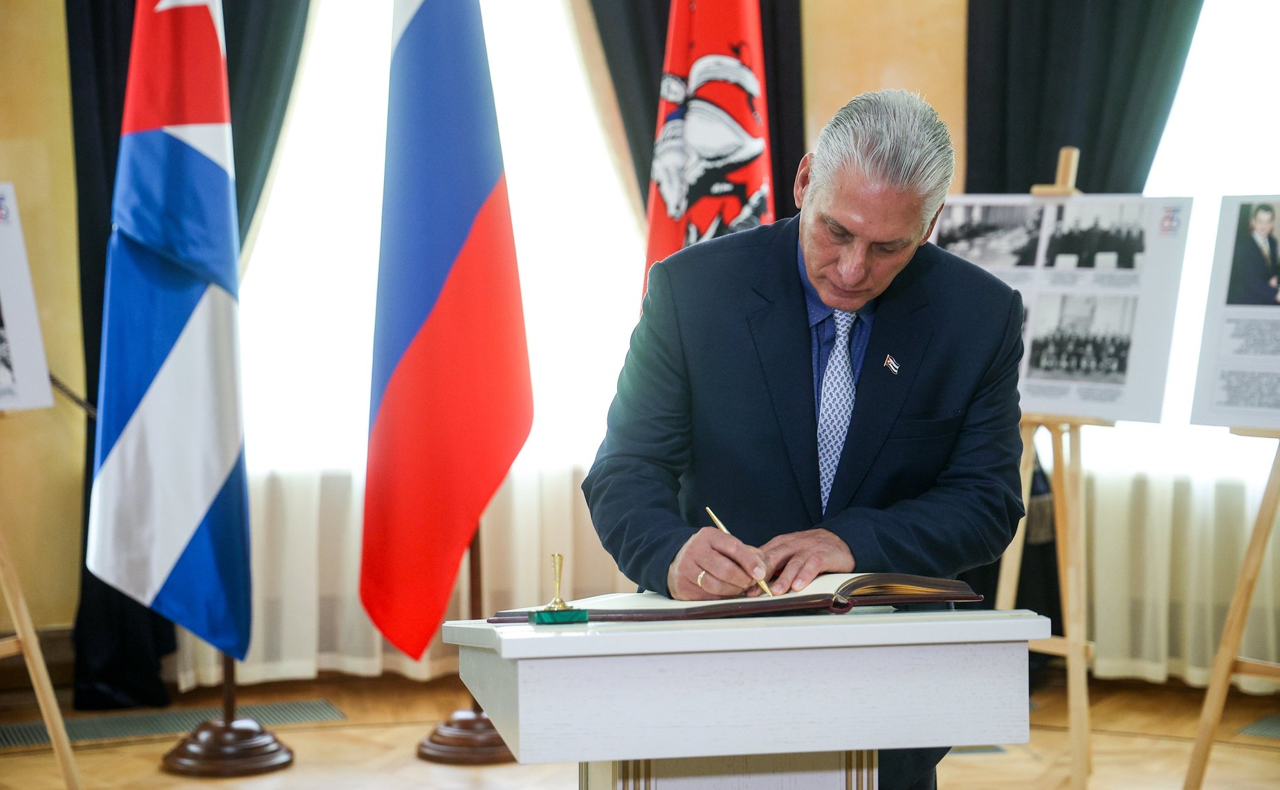 Председатель Совета Федерации Валентина Матвиенко, Президент Кубы Мигель Марио Диас-Канель и Председатель Московской городской Думы Алексей Шапошников открыли фотовыставку, посвящённую 65-летию восстановления российско-кубинских дипломатических отношений