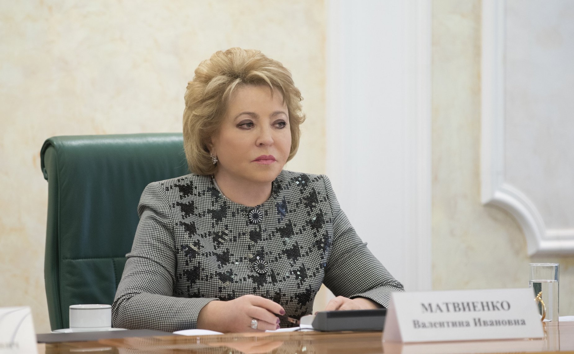 В. Матвиенко