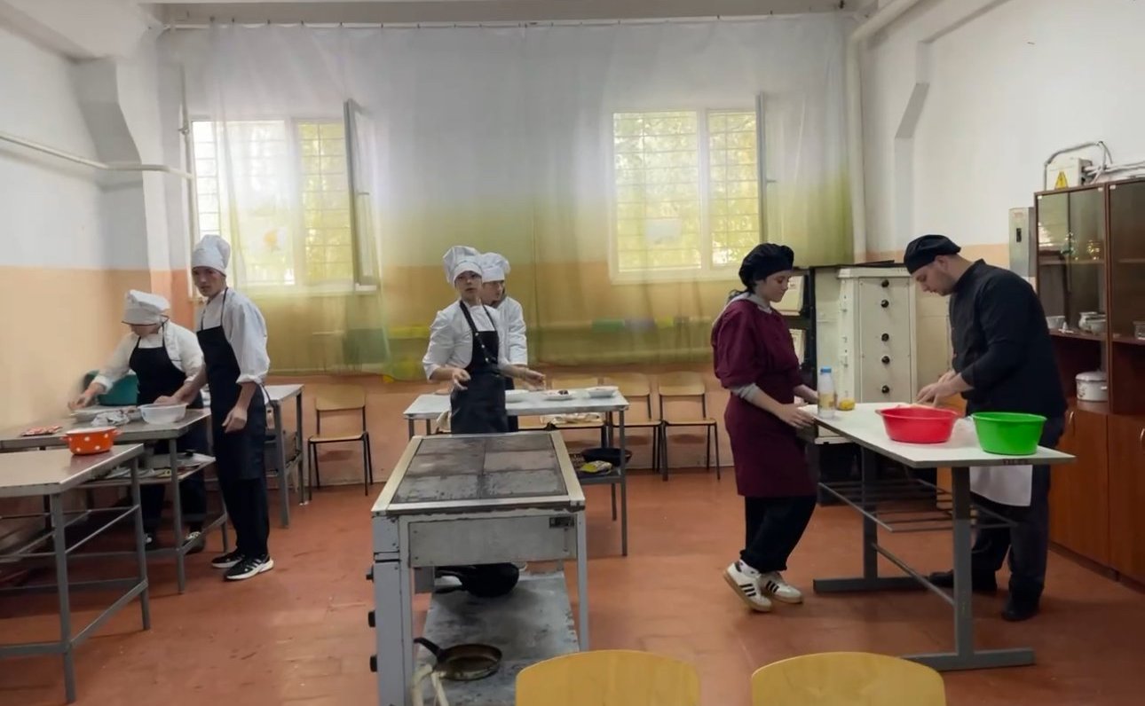 Игорь Кастюкевич посетил Генический техникум сферы обслуживания