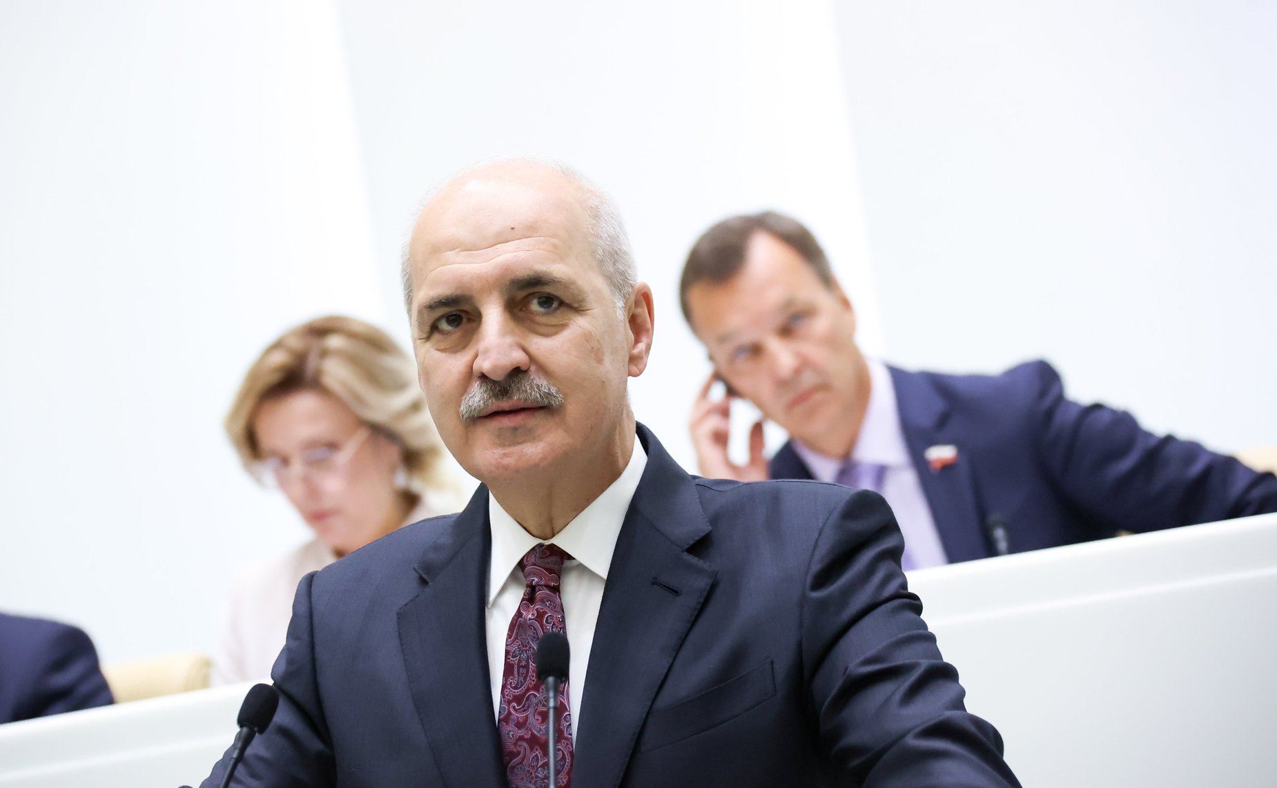 Председатель Великого национального собрания Турции Нуман Куртулмуш