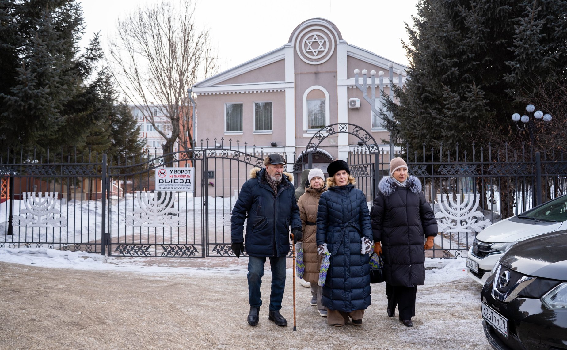 Сенаторы ознакомились с реализацией проекта доступной среды и посетили социальные и религиозные объекты города