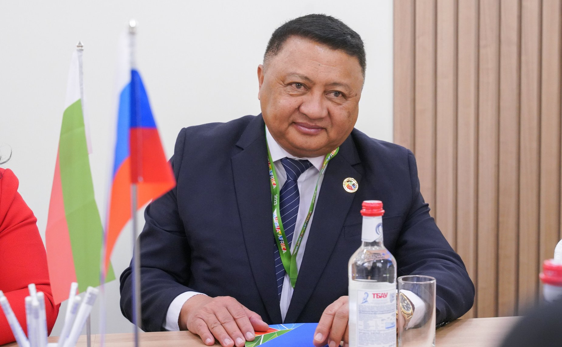 Заместитель Председателя СФ Константин Косачев провел встречу с Председателем Сената Республики Мадагаскар Херимананой Разафимахефой