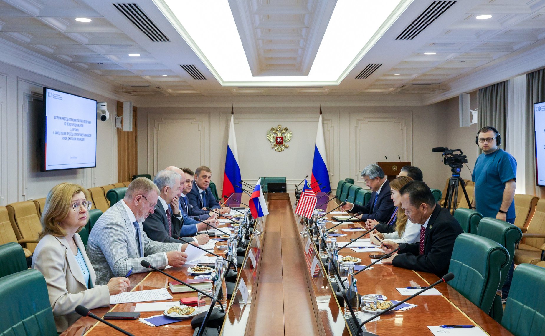 Григорий Карасин провел встречу с заместителем Председателя Сената Парламента Малайзии Нуром Джазланом Мохамедом