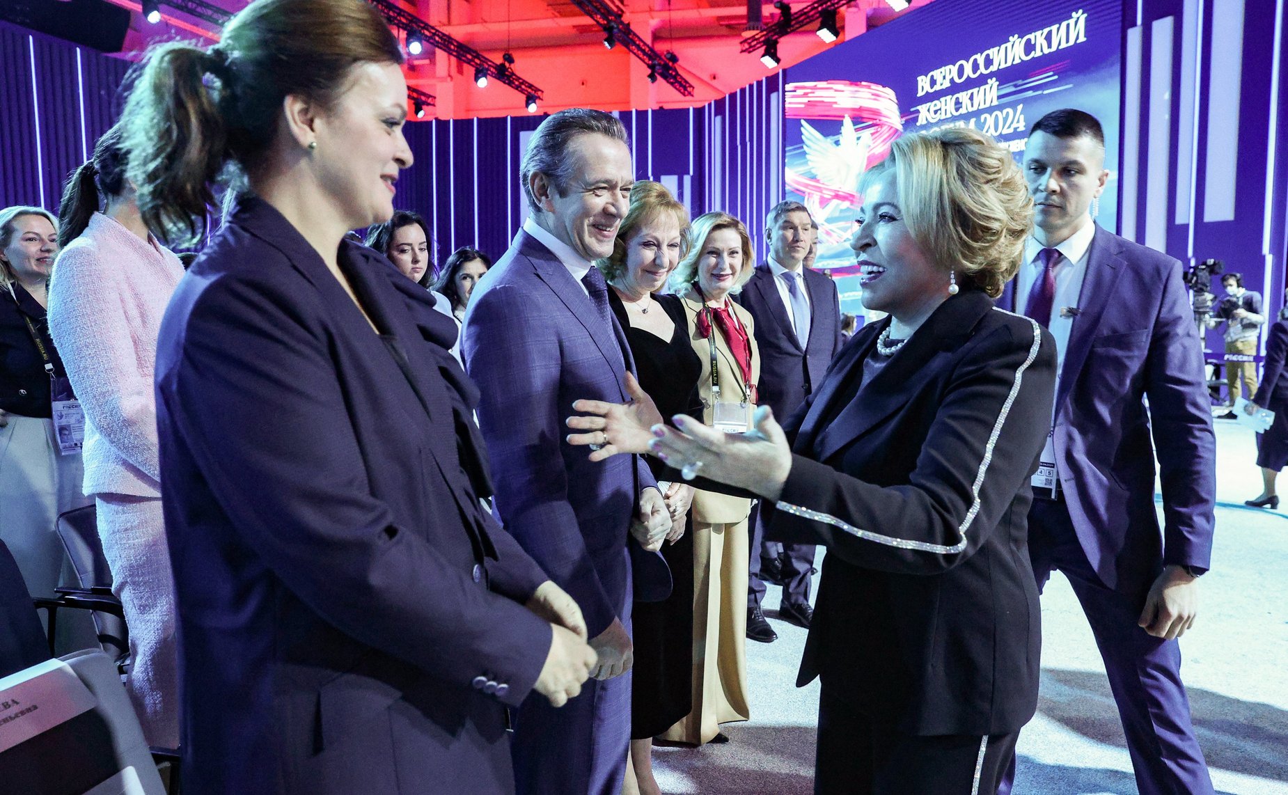 В рамках Всероссийского женского форума «Женщины: сохраняем традиции – развиваем Россию» состоялась Торжественная церемония награждения лауреатов премии «По зову женского сердца»