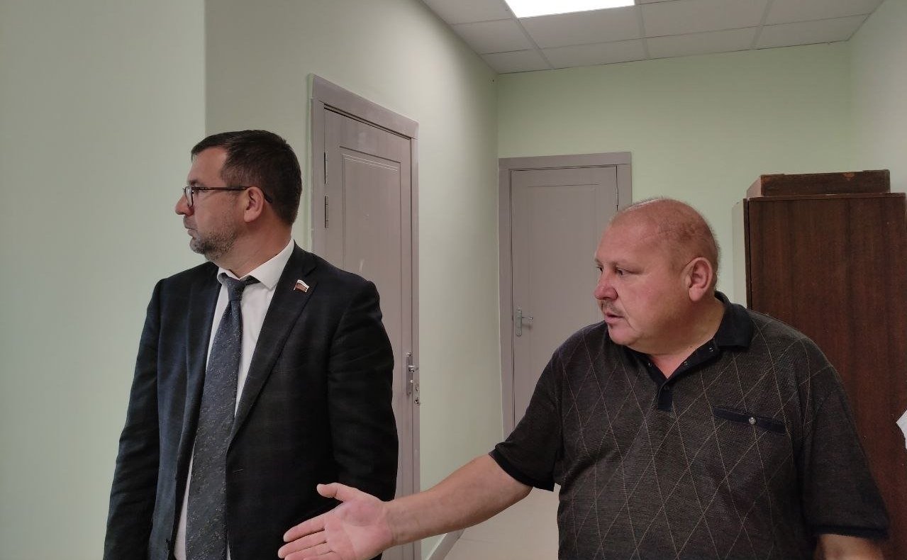 Николай Владимиров в рамках работы в регионе проконтролировал ход капитального ремонта образовательных учреждений