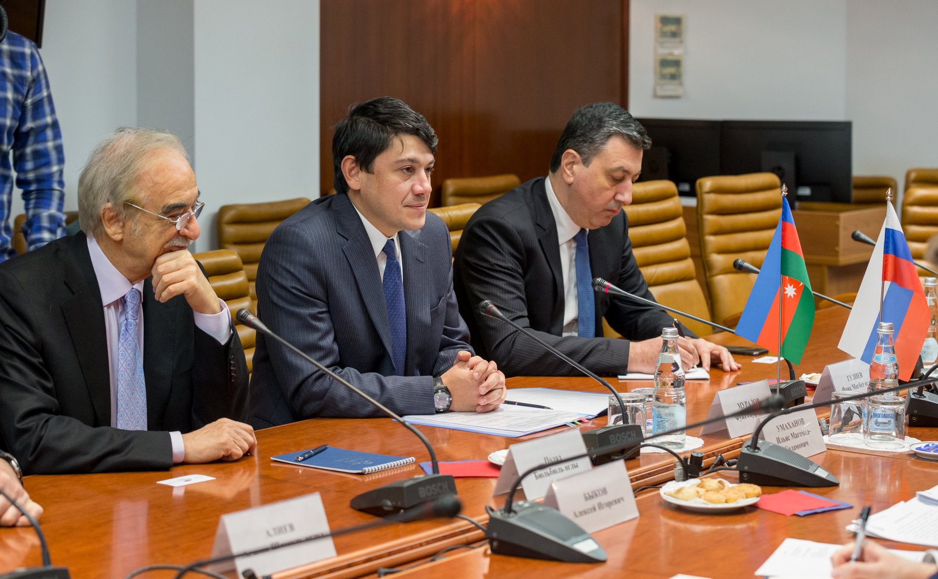 Встреча И. Умаханова с председателем Государственного комитета Азербайджанской Республики по работе с диаспорой Ф. Мурадовым