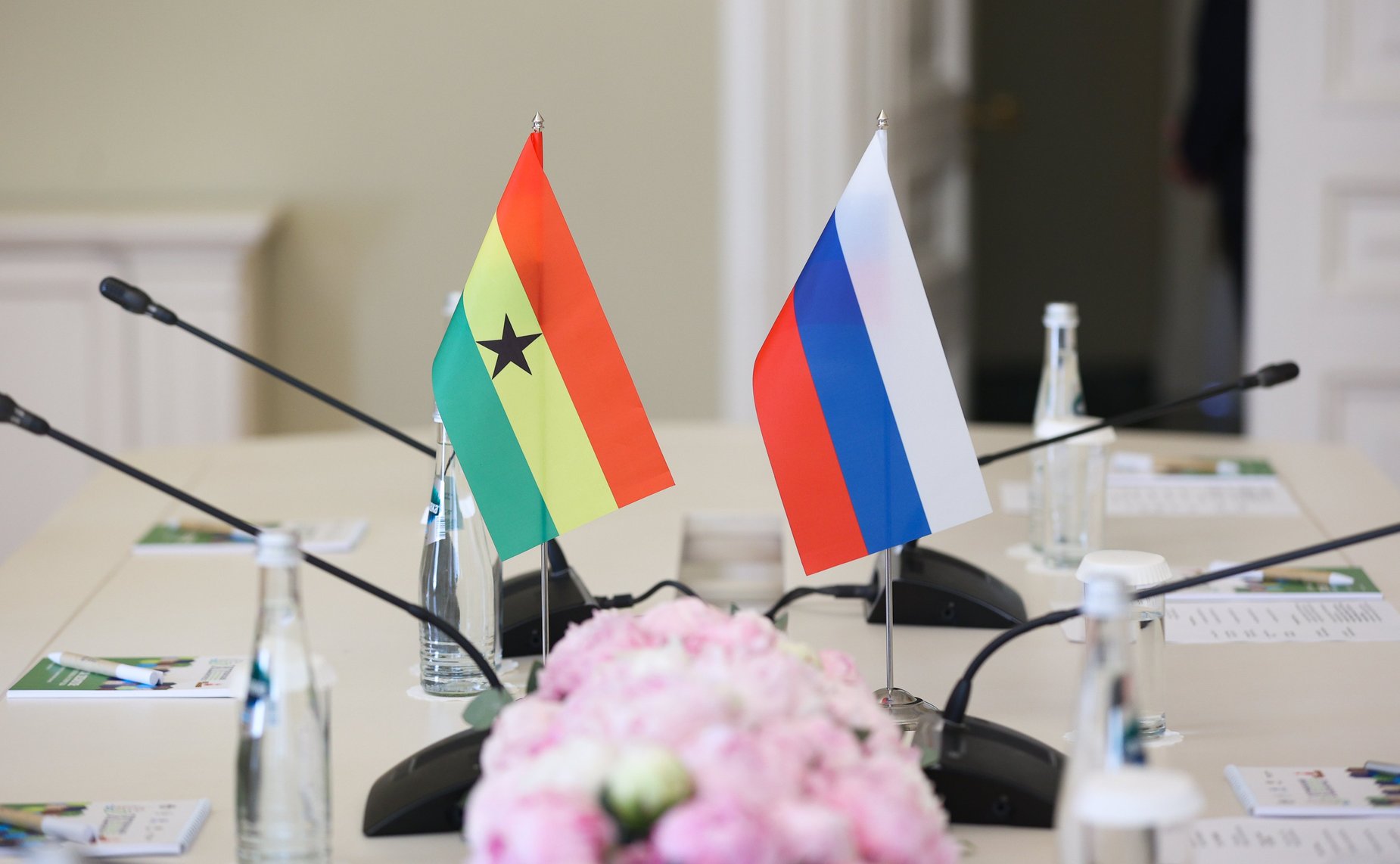 Беседа спикера СФ Валентины Матвиенко с Председателем Парламента Республики Гана состоялась «на полях» Невского международного экологического конгресса в Санкт-Петербурге