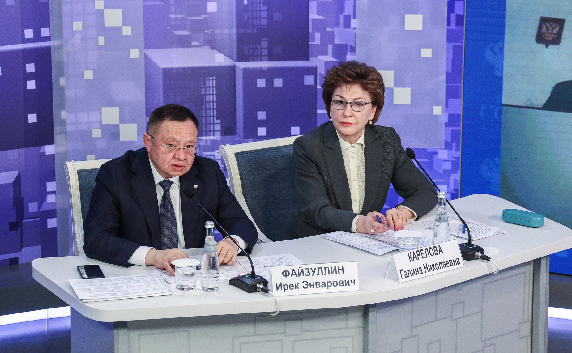 В Совете Федерации состоялся «Парламентский диалог» с Министром строительства и ЖКХ Иреком Файзуллиным