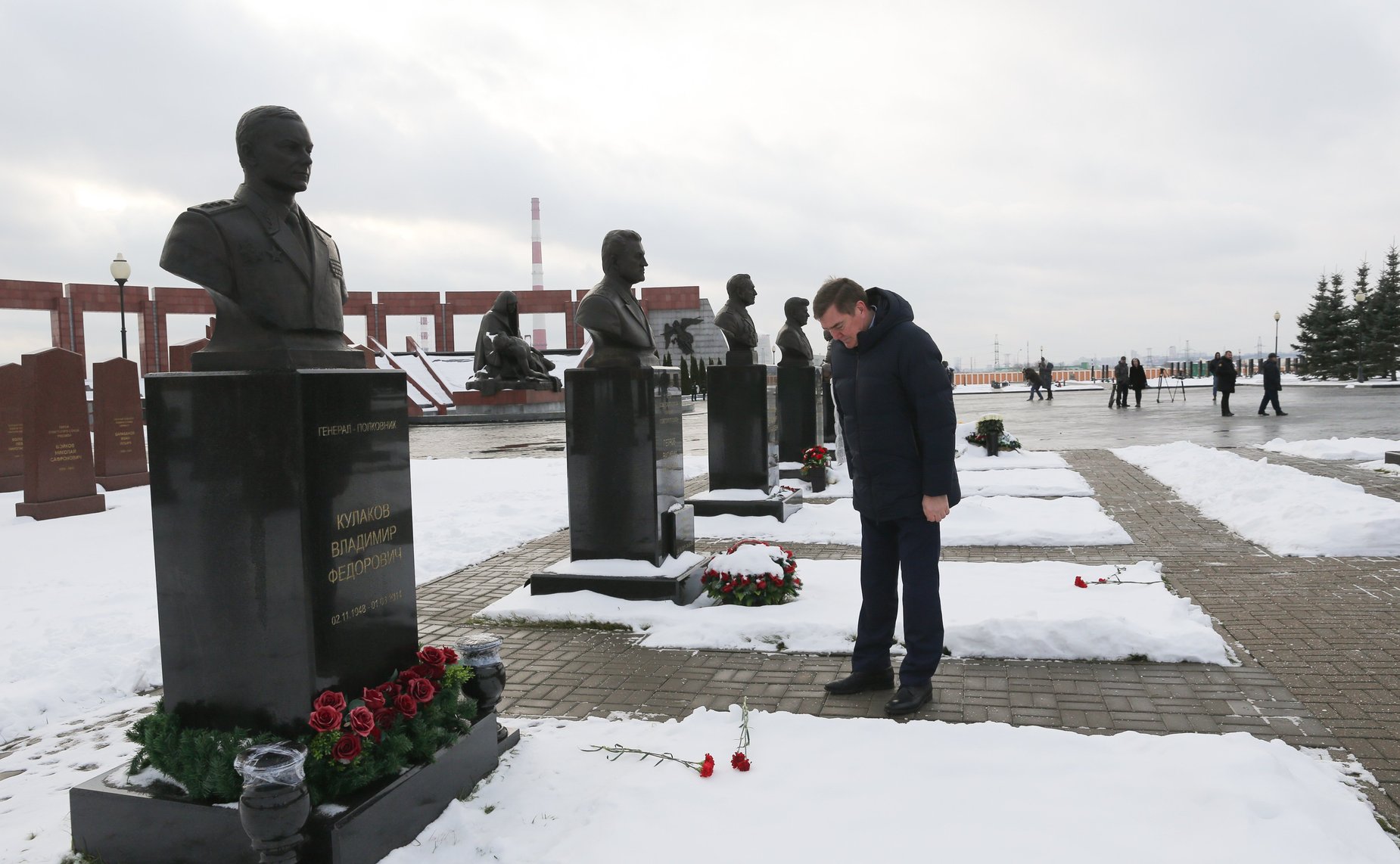 Сенаторы РФ приняли участие в траурном мероприятии, посвященном Дню Неизвестного Солдата