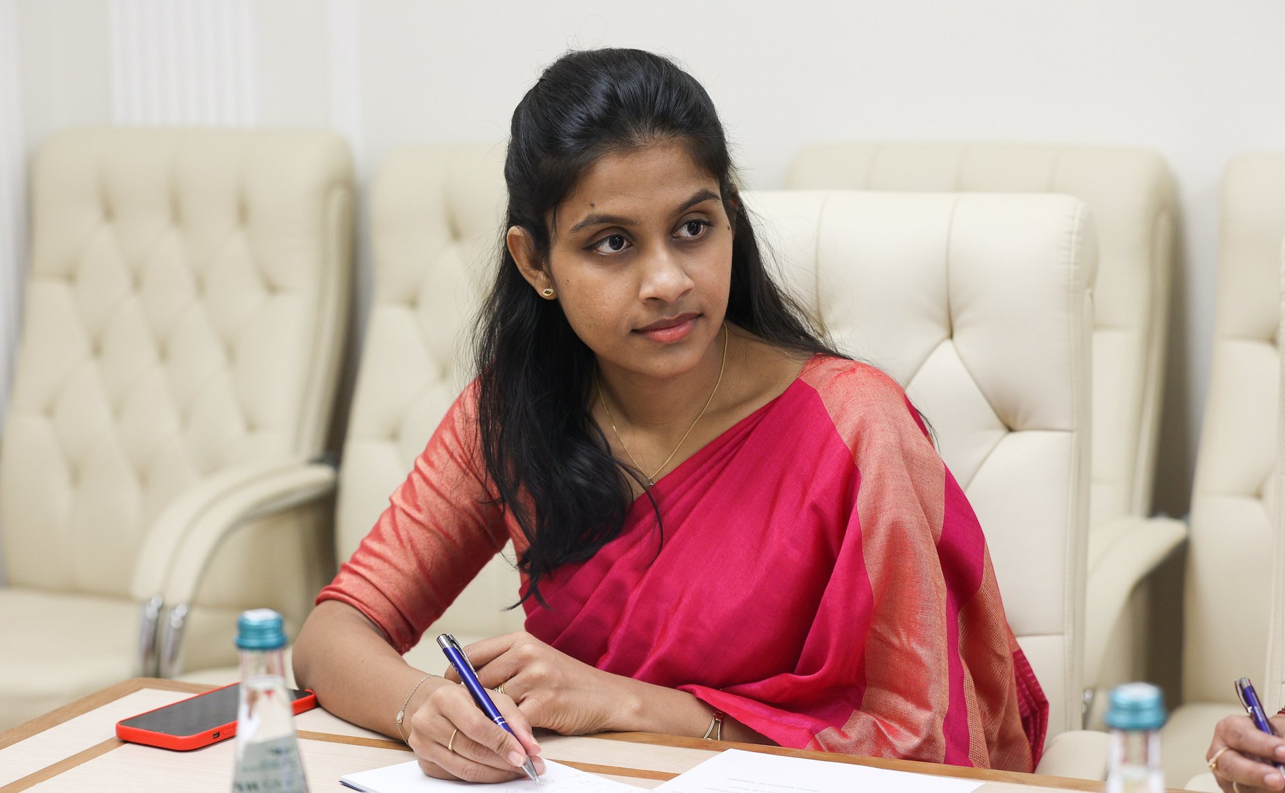 Встреча первого заместителя председателя Комитета СФ по международным делам Андрея Денисова с Министром транспорта, городского развития и по вопросам автомагистралей Шри-Ланки Бималом Нирошаном Ратнаяке Виракуном