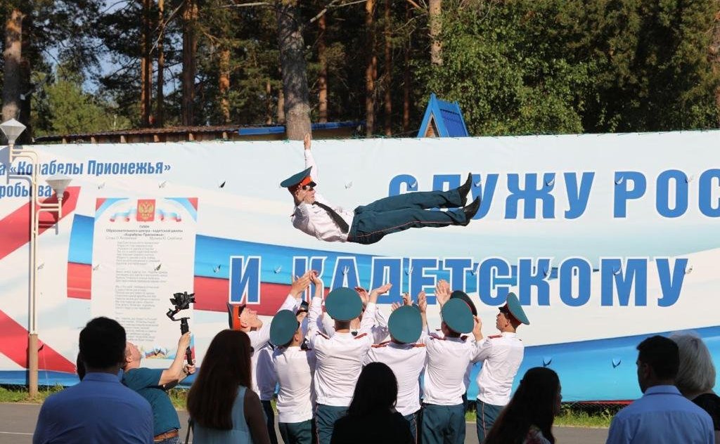 В образовательном центре-кадетской школе «Корабелы Прионежья» Вытегорского района состоялся первый выпуск