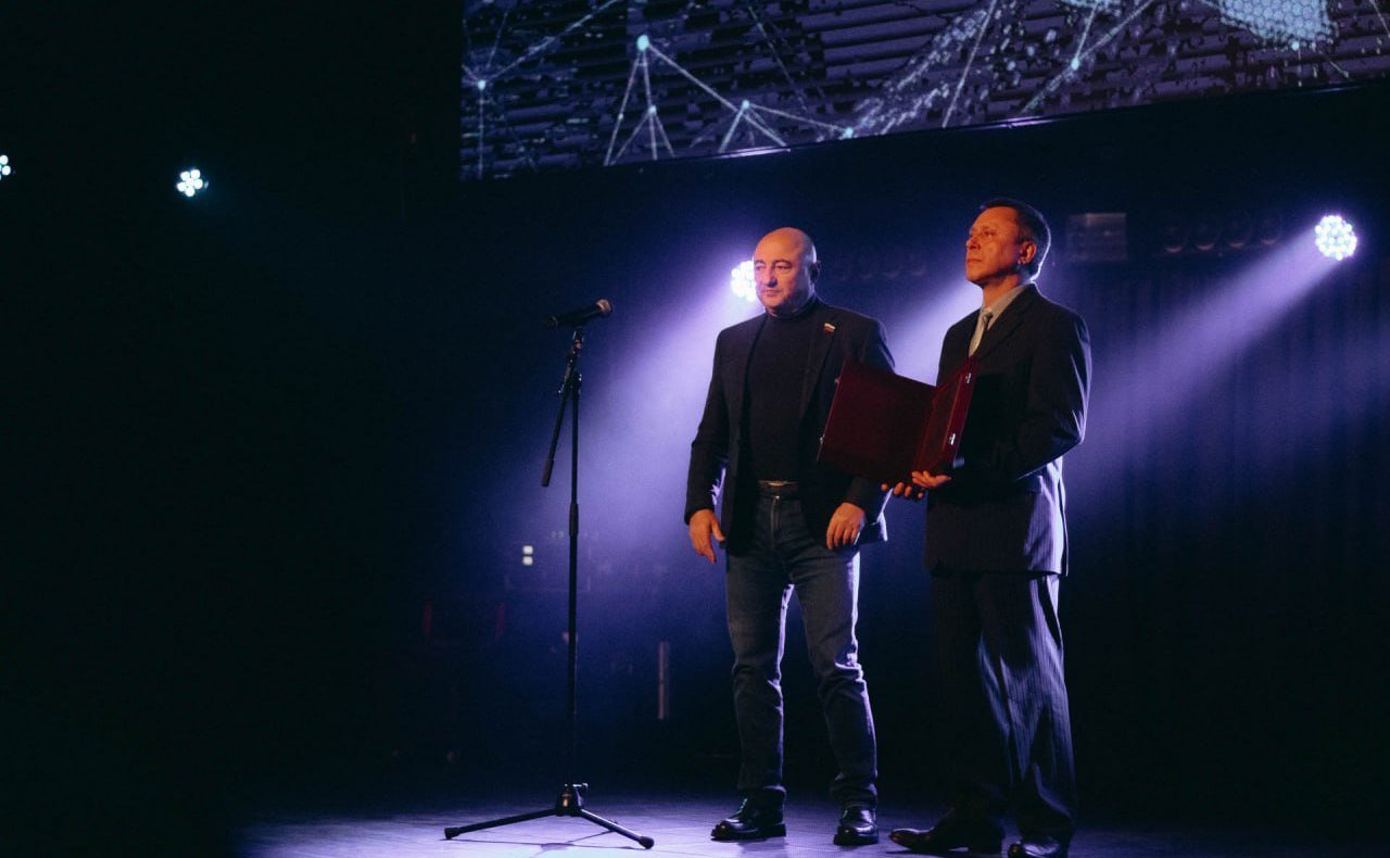 Александр Вайнберг наградил юристов года