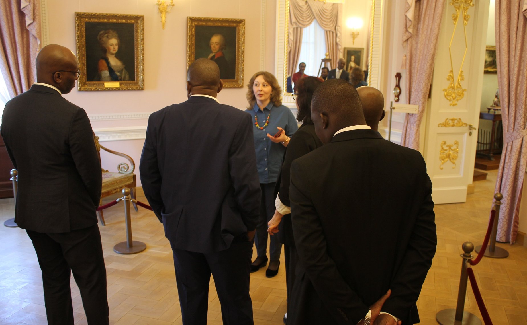 Делегация Зимбабве во главе с председателем Сената Парламента Республики Мейбл Чиномоной посетила Тверскую область. Поездка прошла в рамках официального визита в Россию, состоявшегося по приглашению Председателя СФ Валентины Матвиенко