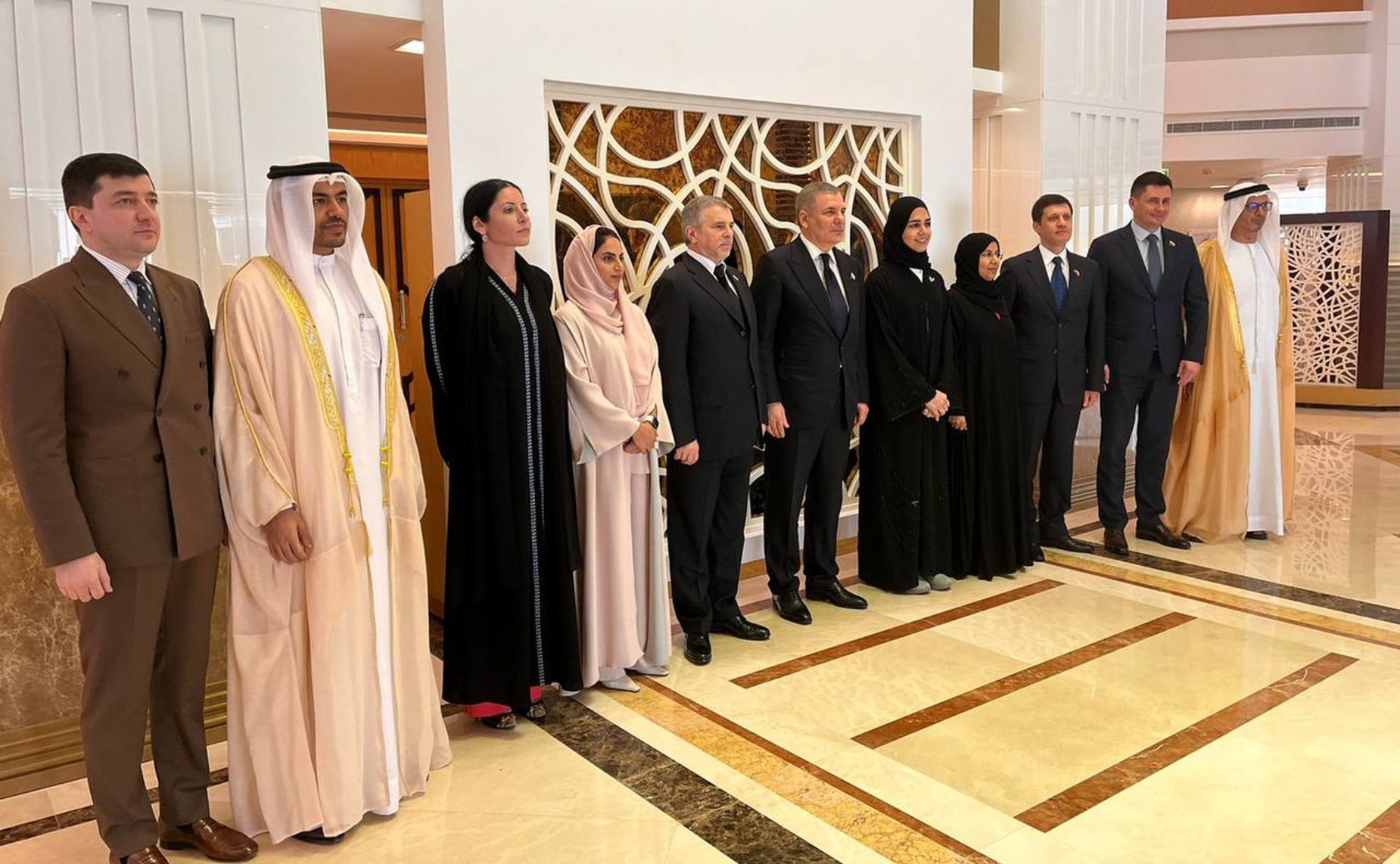 Встреча сенаторов РФ — членов группы по сотрудничеству Совета Федерации с Федеральным национальным советом ОАЭ с членами группы дружбы «ОАЭ-Россия» Федерального национального совета во главе с депутатом Сарой Фалакназ
