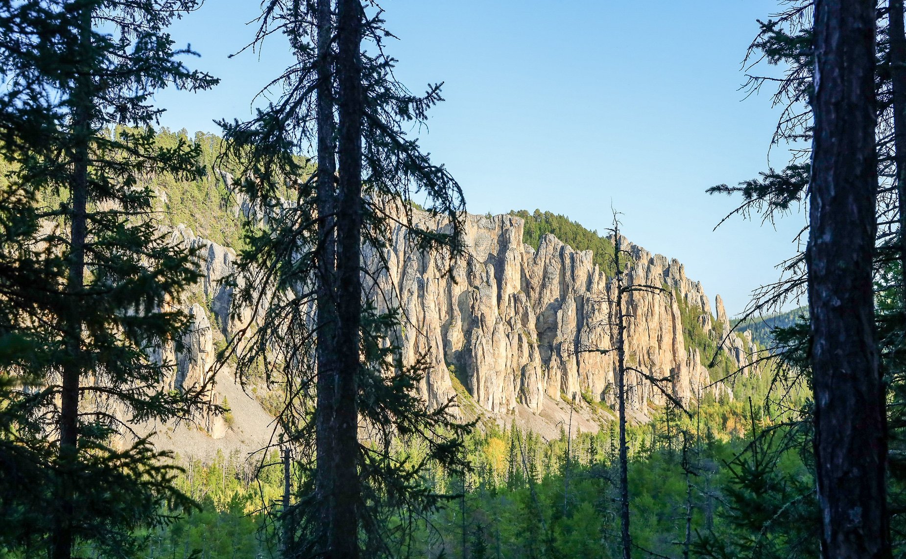 Сенаторы РФ в рамках выездного совещания Комитета СФ по федеративному устройству, региональной политике, местному самоуправлению и делам Севера посетили Национальный парк Ленские столбы