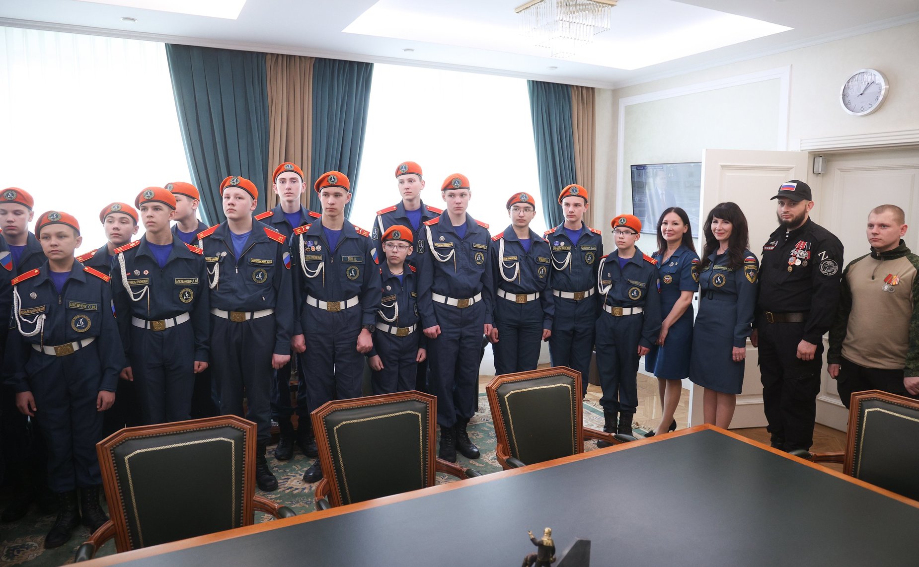 Встреча заместителя Председателя Совета Федерации Юрия Воробьева с кадетами Образовательного центра-кадетской школы «Корабелы Прионежья»