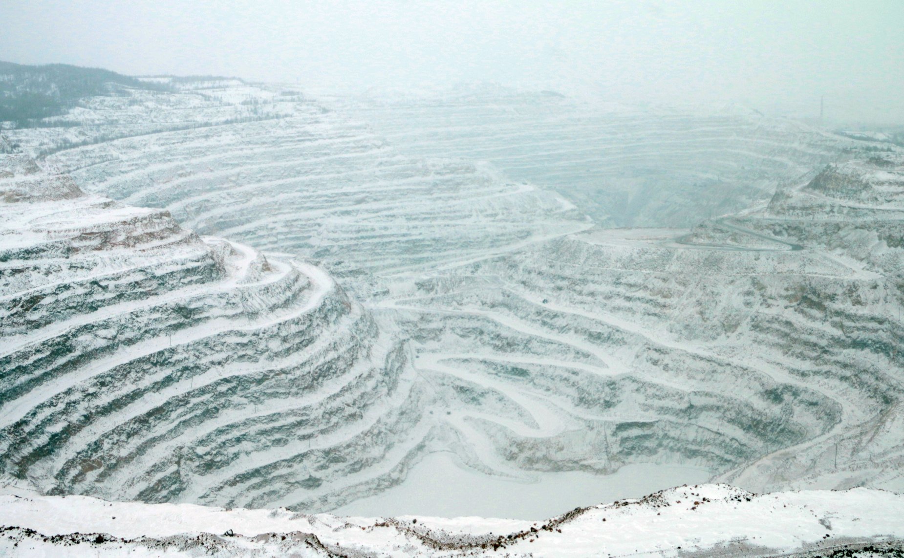 Александр Жуков посетил единственное в РФ предприятие по производству ферромолибдена