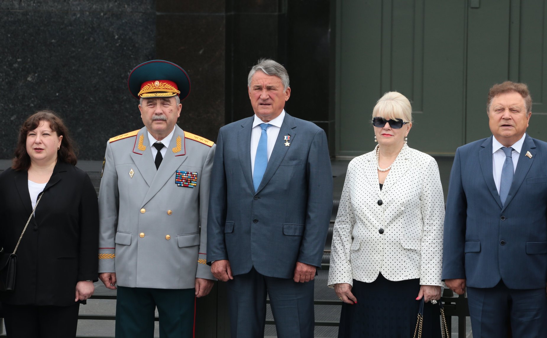 Ю. Воробьев принял участие в церемонии вручения дипломов выпускникам вузов МЧС