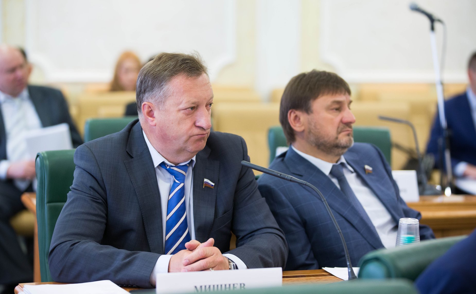 А. Мишнев и В. Лебедев Совместное заседание Комитетов СФ по конституционному законодательству и государственному строительству и по аграрно-продовольственной политике и природопользованию