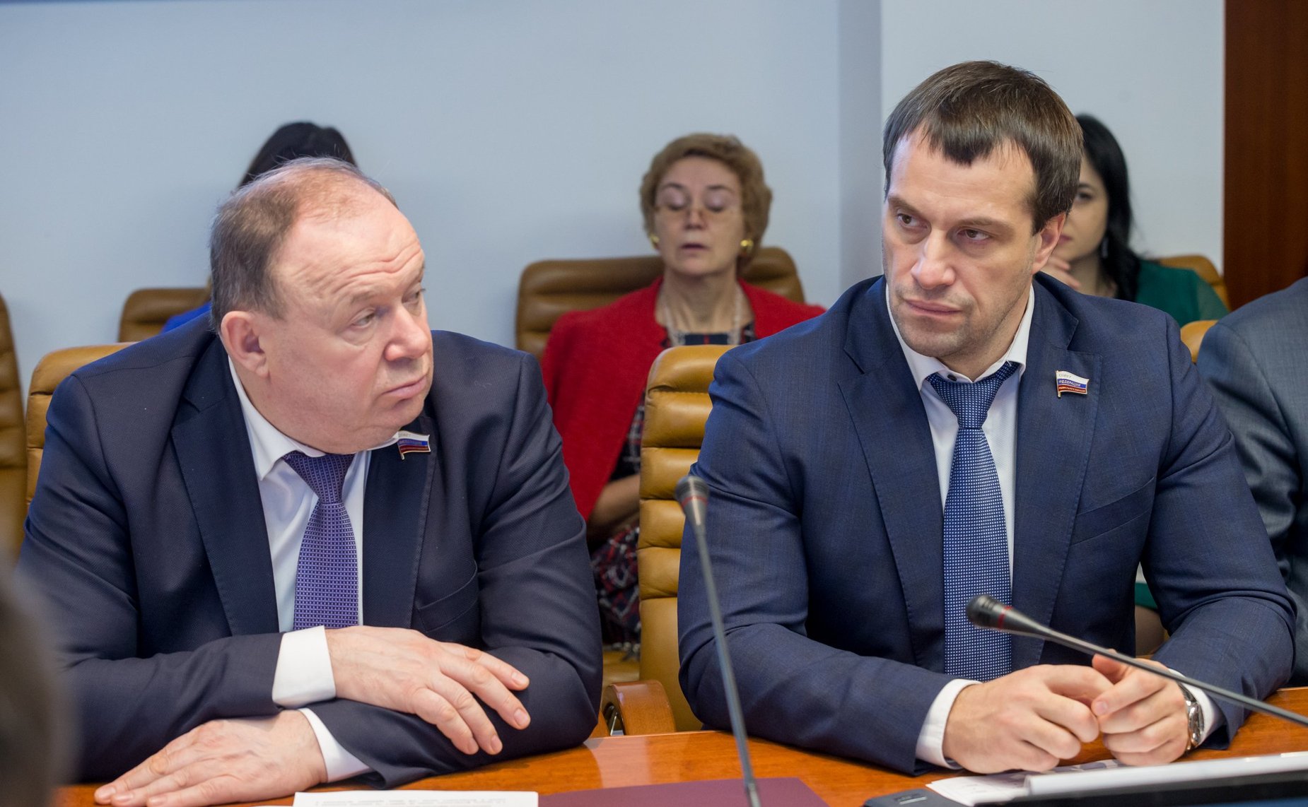 В. Лаптев и Э. Исаков