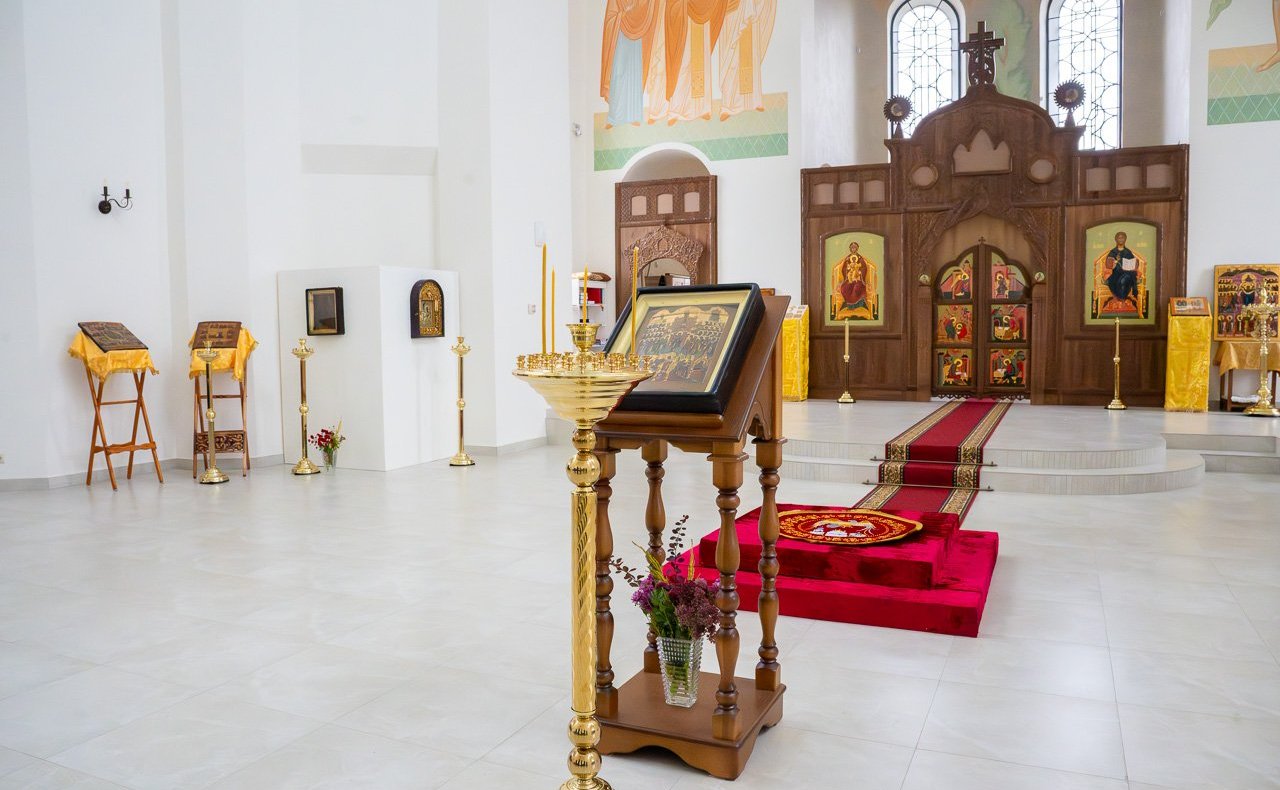 Анатолий Артамонов совершил рабочую поездку в Боровский муниципальный округ, где принял участие в ряде мероприятий