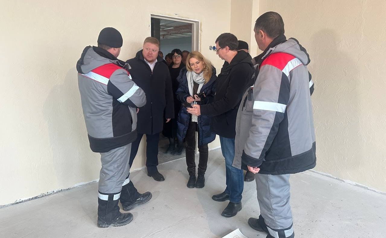 Дарья Лантратова проверила ход ремонтных работ в колледже в Северодонецке