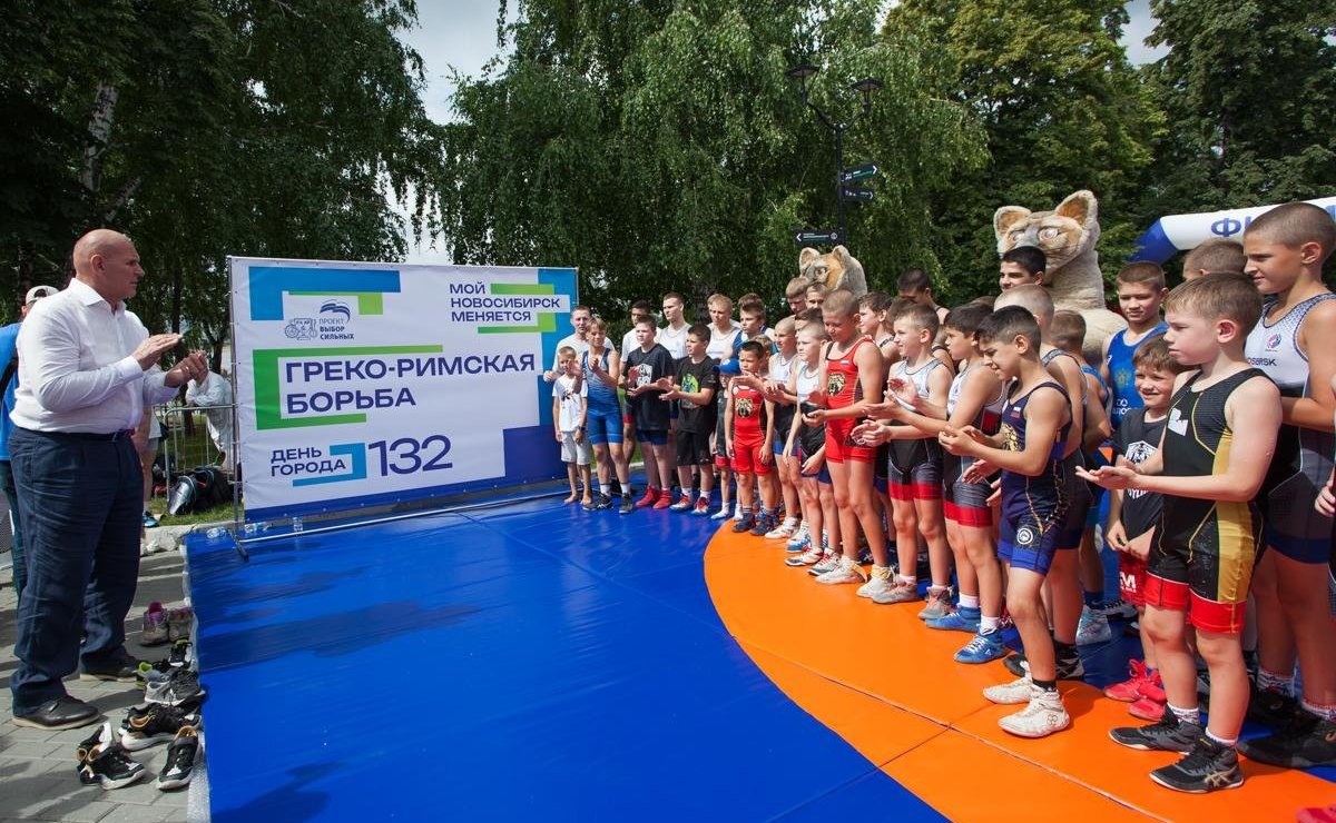 Александр Карелин принял участие в мероприятиях, посвящённых Дню молодёжи и Дню города Новосибирска