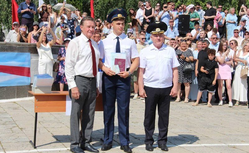 Сергей Рябухин в ходе рабочей поездки в регион принял участие в торжественной церемонии вручения дипломов выпускникам Ульяновского института гражданской авиации имени главного маршала авиации Б.П. Бугаева