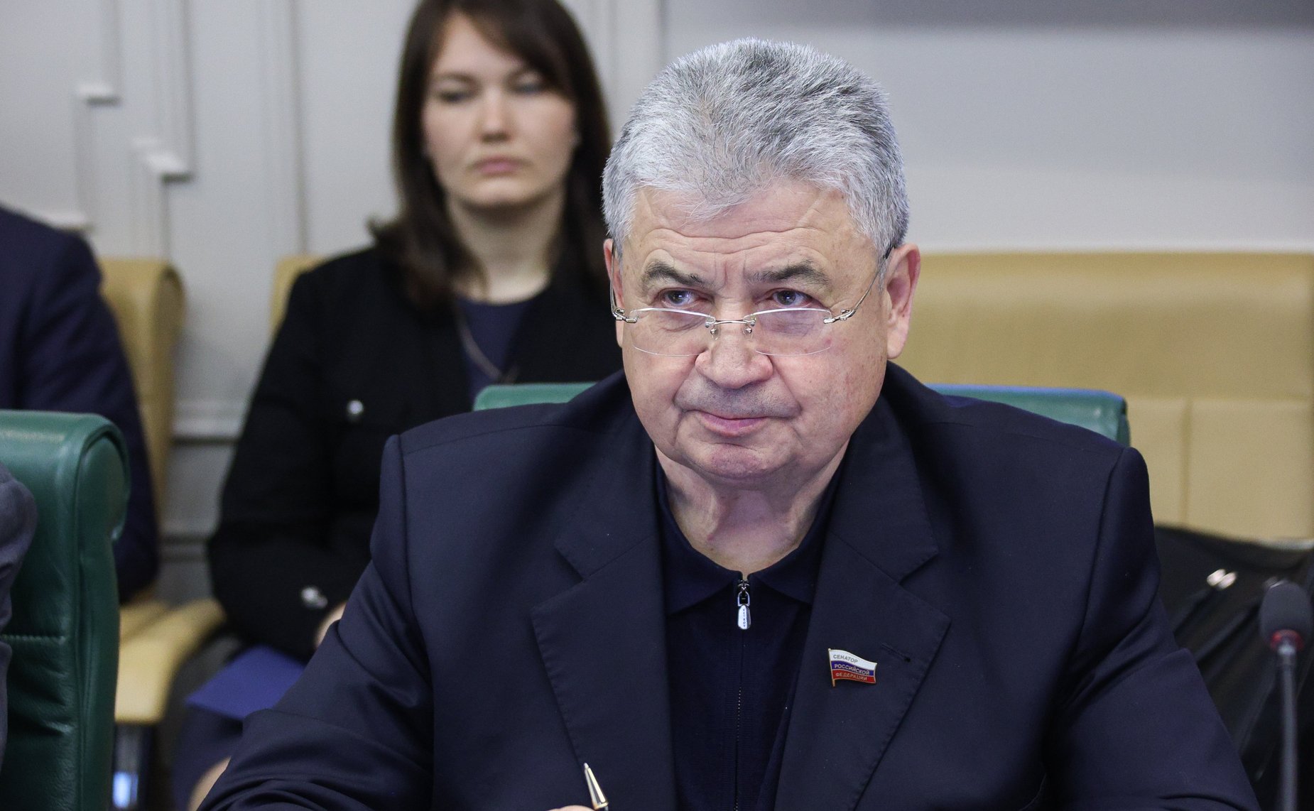 Геннадий Емельянов
