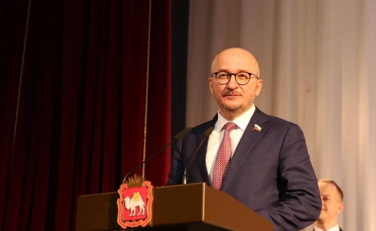 Олег Цепкин отметил заслуги городской клинической поликлиники № 5 города Челябинска и поздравил медиков с юбилеем