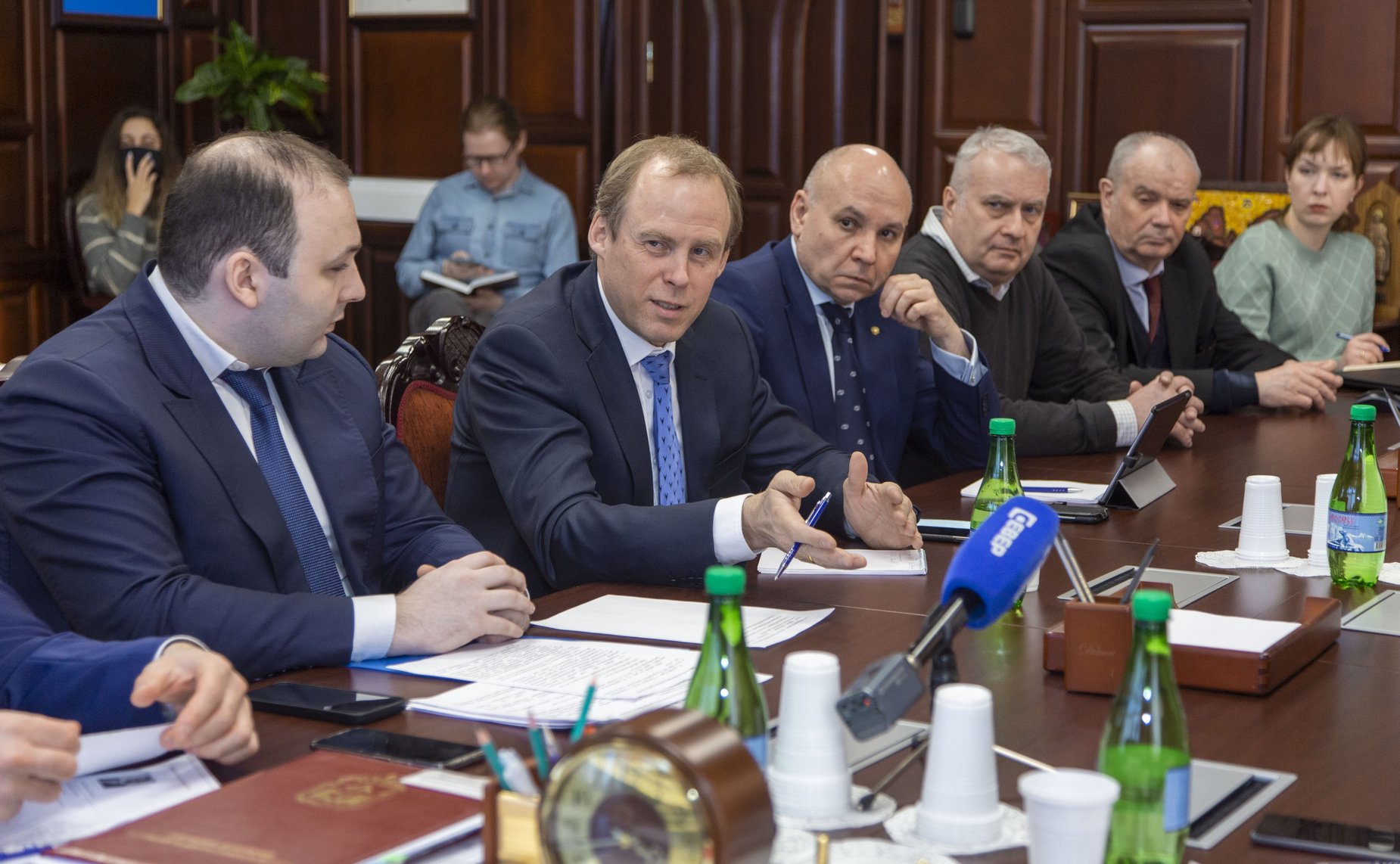 Денис Гусев принял участие в рабочей встрече с представителями Росрыболовства