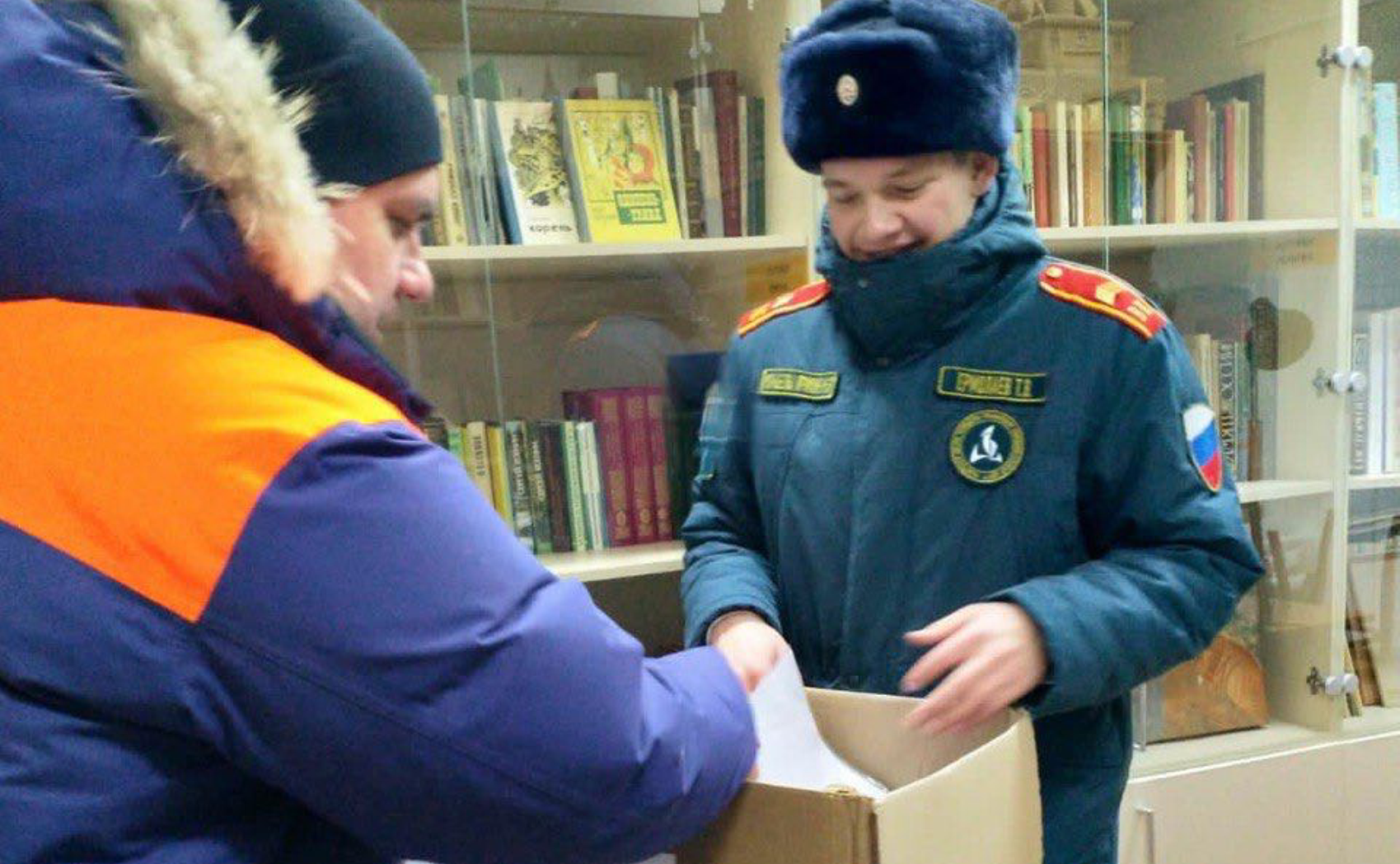 Педагогический коллектив образовательного центра – кадетской школы «Корабелы Прионежья» инициировал сбор новогодних подарков жителям вологодчины — участникам СВО