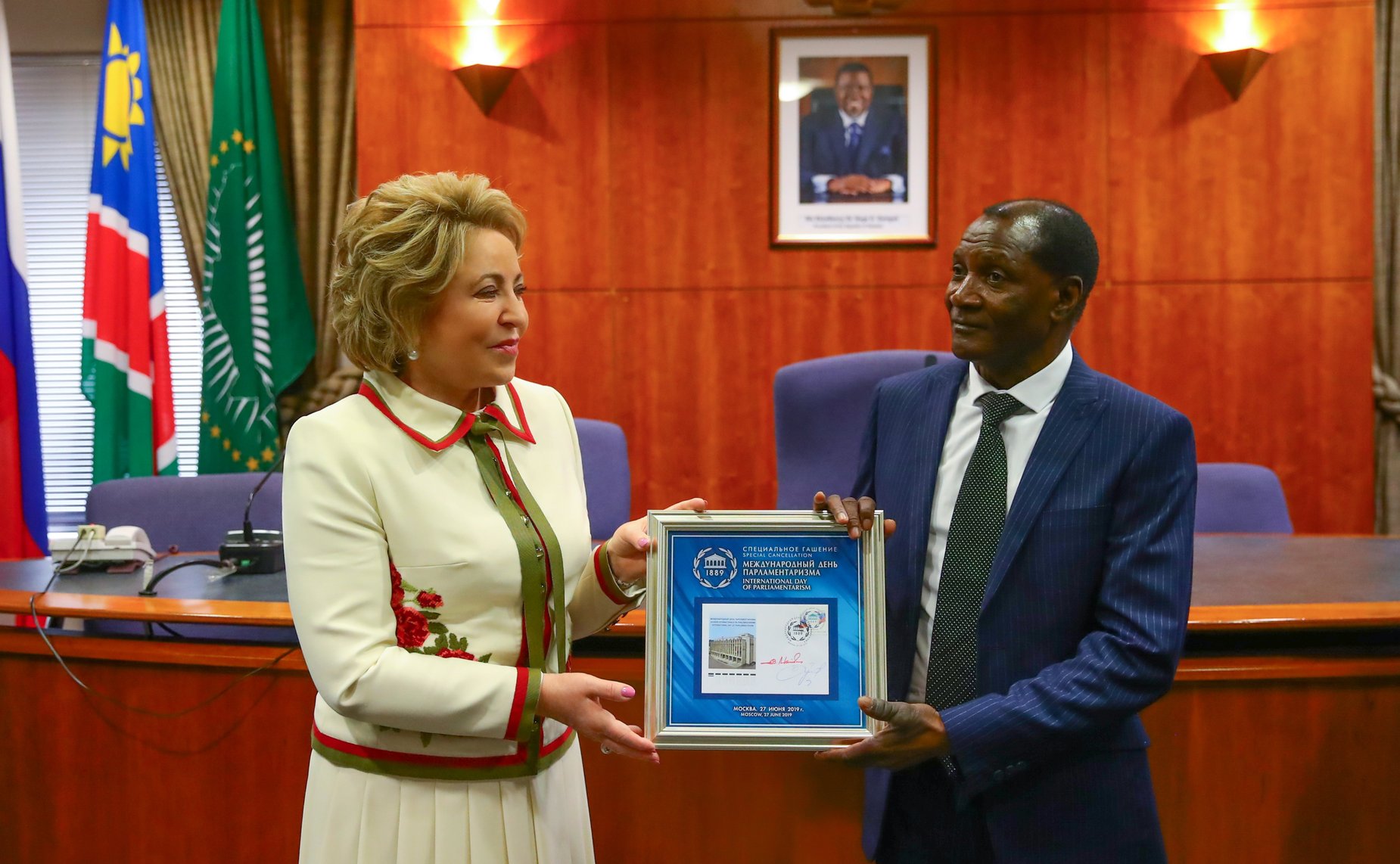 Валентина Матвиенко и Председатель Национального Совета Намибии Бернард Сонга Сибалатани