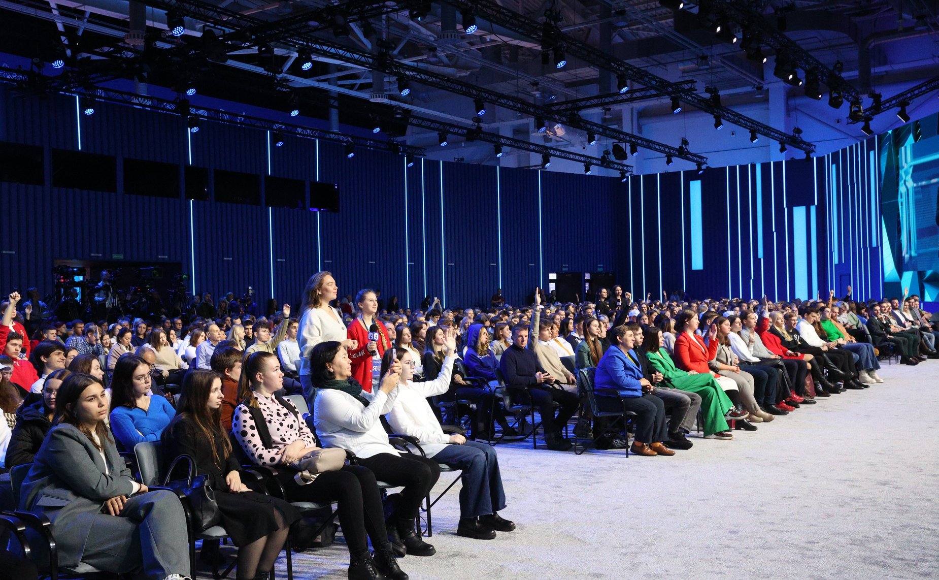 Валентина Матвиенко приняла участие в марафоне Российского общества «Знание», который проходит на Международной выставке-форуме «Россия» на ВДНХ