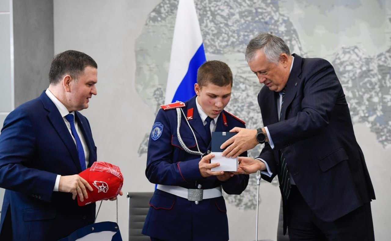 В канун празднования Дня народного единства четыре юных жителя Ленинградской области удостоены наград VIII ежегодной премии «Дети-герои» за проявленное личное мужество