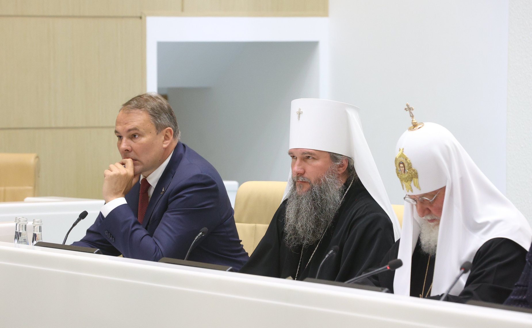 Пленарное заседание Х Парламентских встреч в рамках ХХХ Международных образовательных чтений «К 350-летию со дня рождения Петра I: секулярный мир и религиозность»